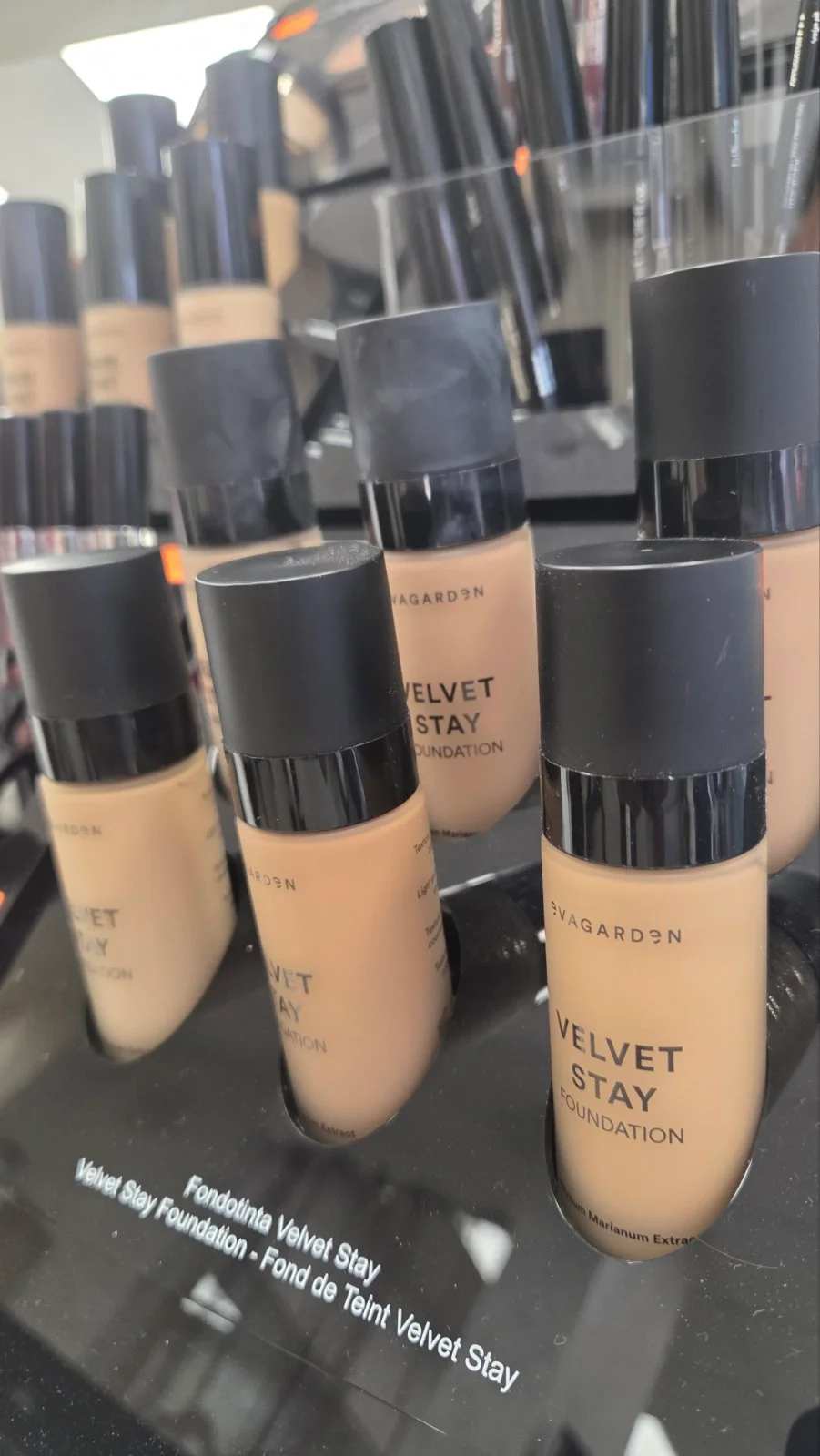 Evagarden Velvet Stay: дълготраен фон дьо тен в различни нюанси
